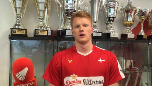 母感到无比 母感到无比