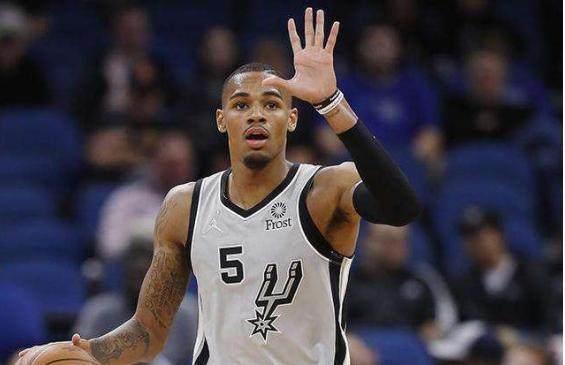 她喜欢分析 她喜欢分析